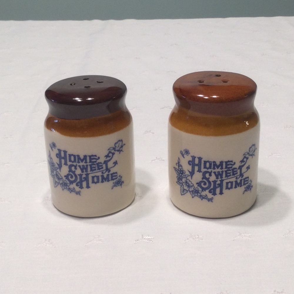 Vintage Ceramic Home Sweet Home Salt & Pepper Shaker Set - Picture 1 of 5